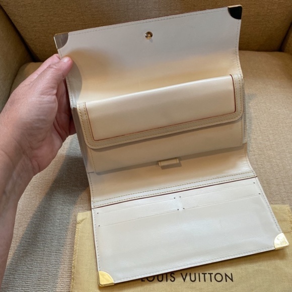 Louis Vuitton Suhali Porte Tresor Wallet - Picture 11 of 16